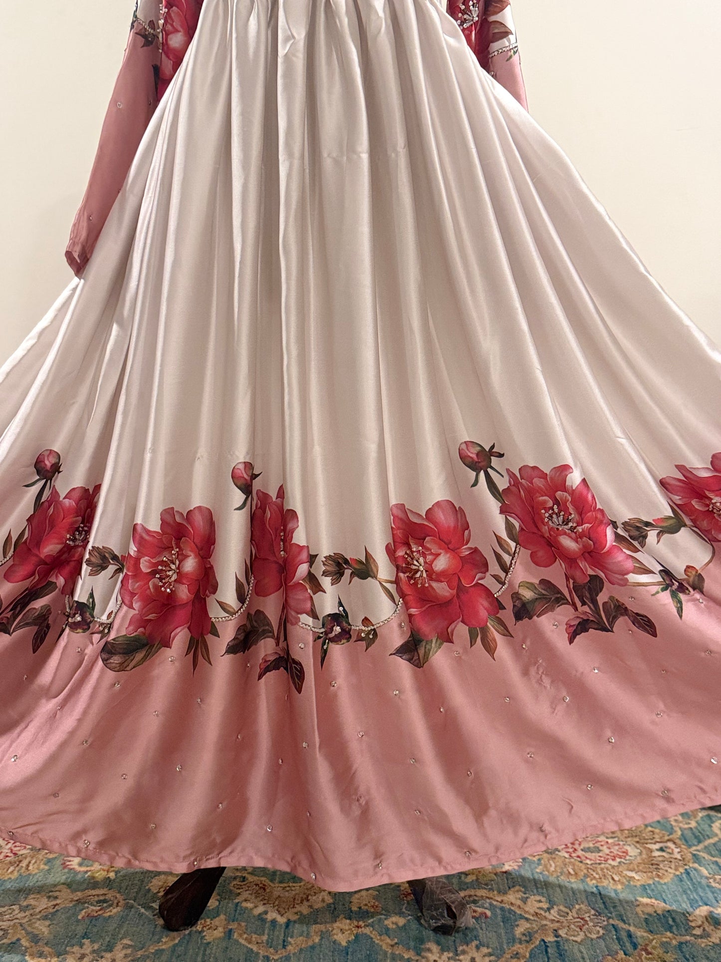 Exclusive pearl white Maxi