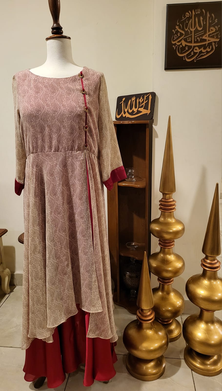 Maroon silk frok