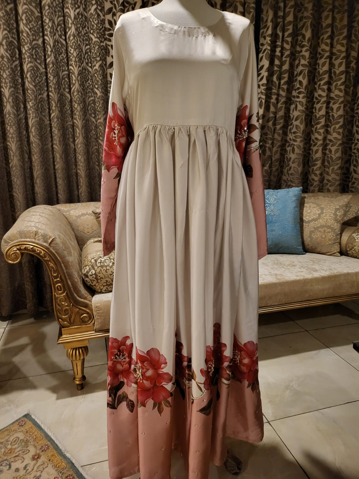 Exclusive pearl white Maxi