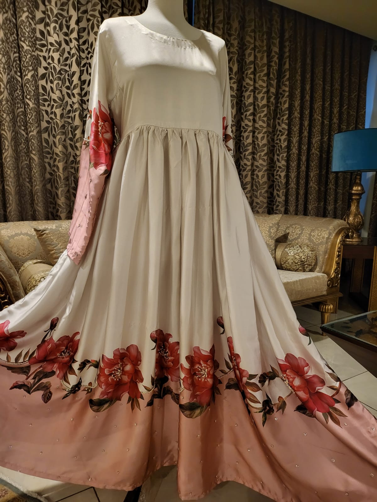 Exclusive pearl white Maxi