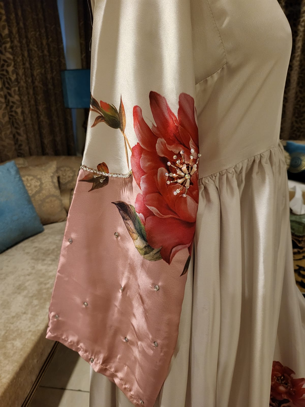 Exclusive pearl white Maxi