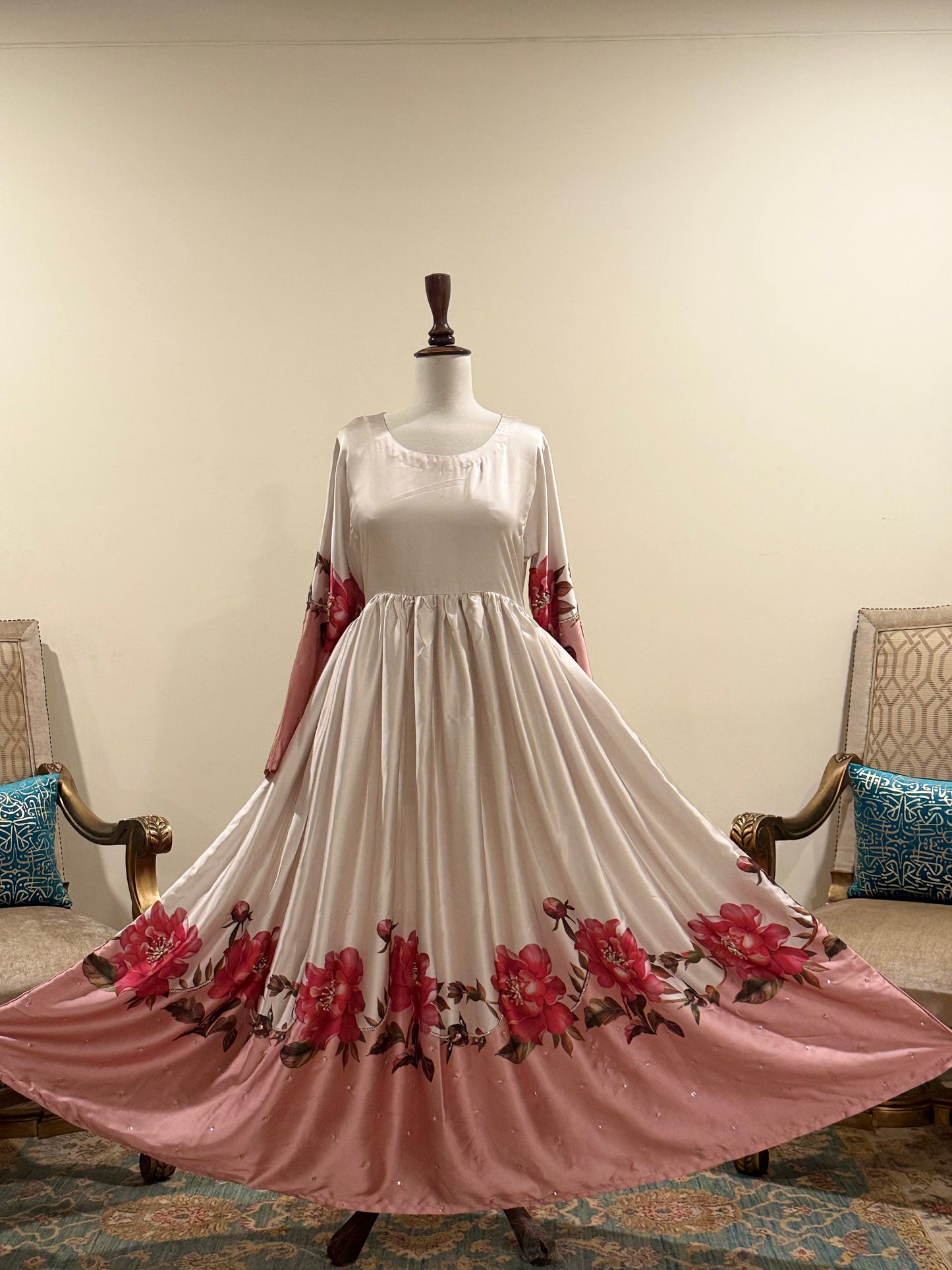 Exclusive pearl white Maxi